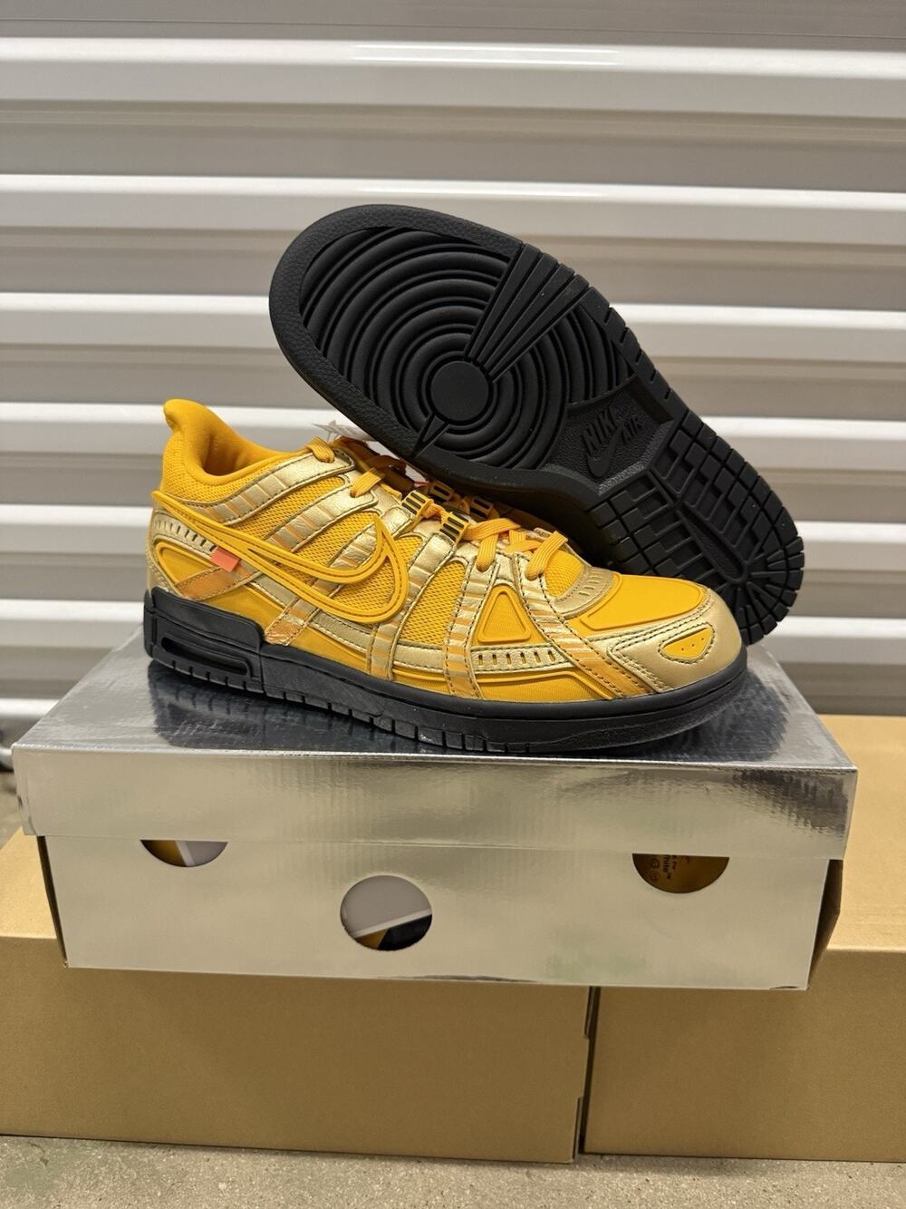 Nike Air Rubber Dunk Off-White University Gold Size 9.5M